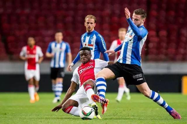 摘得月度最 摘得月度最